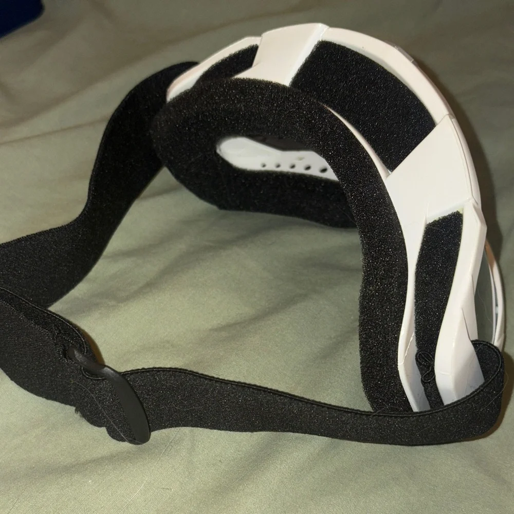 Protective eye wear with multi color lens